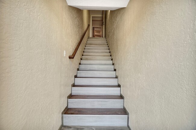 Foto del edificio - 7900 Lane St