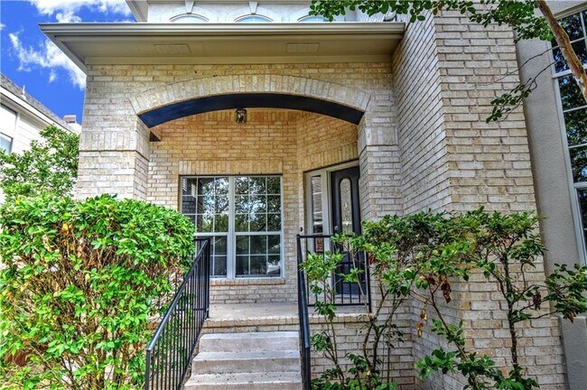 Foto del edificio - 2736 Grimes Ranch Rd