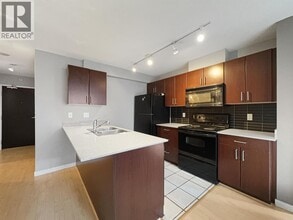 Building Photo - 933-933 Hornby St