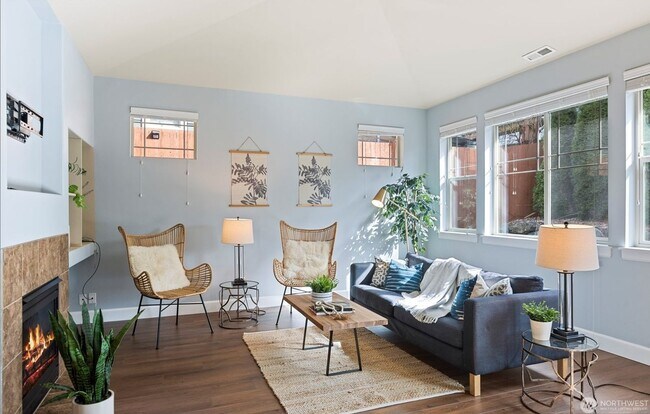 Foto del edificio - New! 3BD/2.5BTH Modern Townhouse in Greekb...