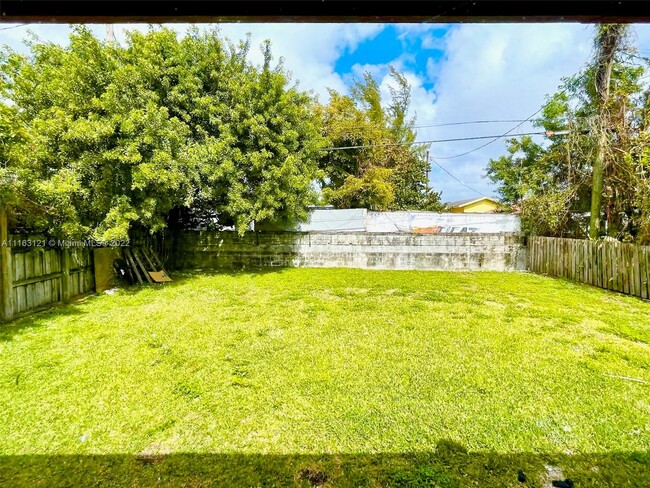Foto del edificio - 3177 NW 53rd St