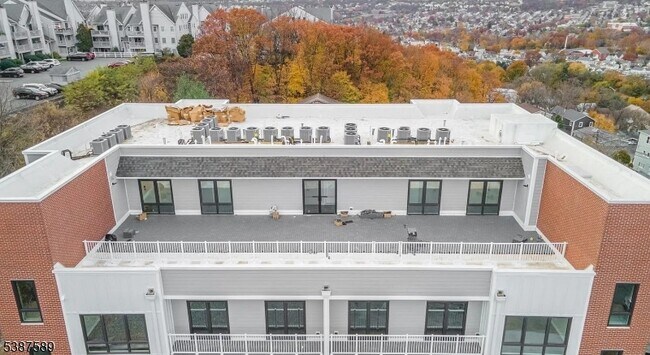 Foto del edificio - 318 Dixon Ave