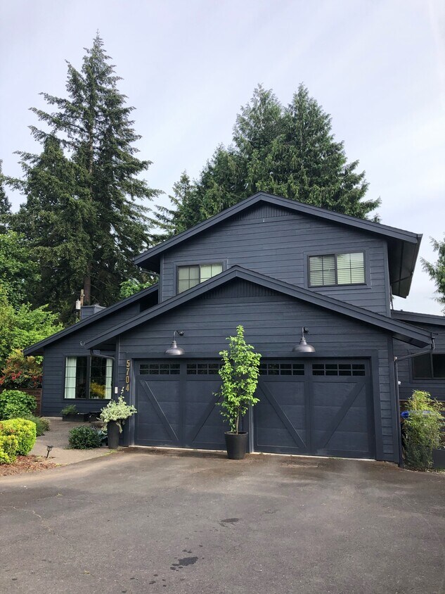 Foto principal - 5704 SW Hamilton St