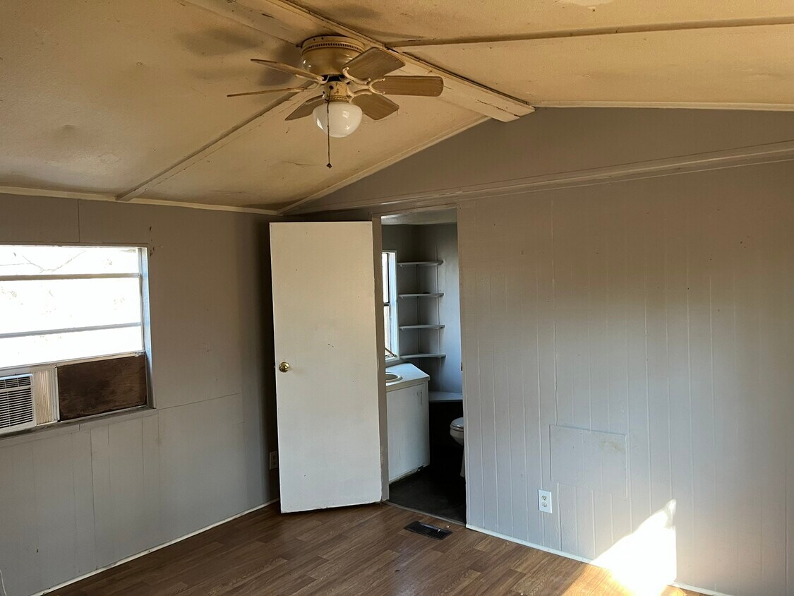 Foto del edificio - 6706 Skyview Dr SE