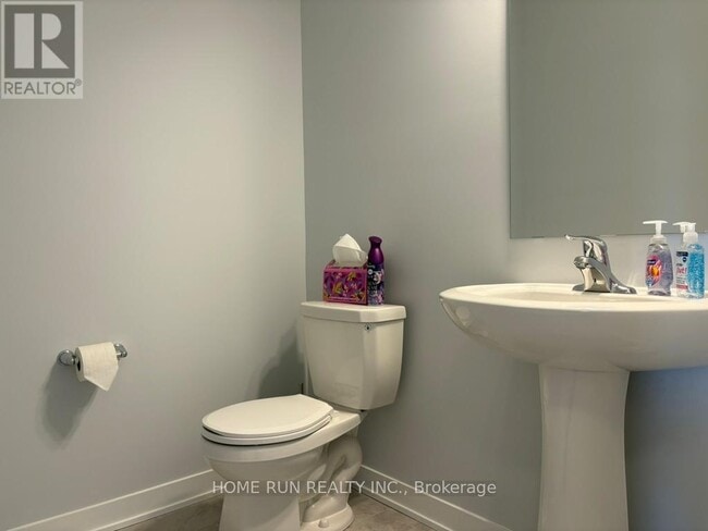 Building Photo - 109 Tonic Cres