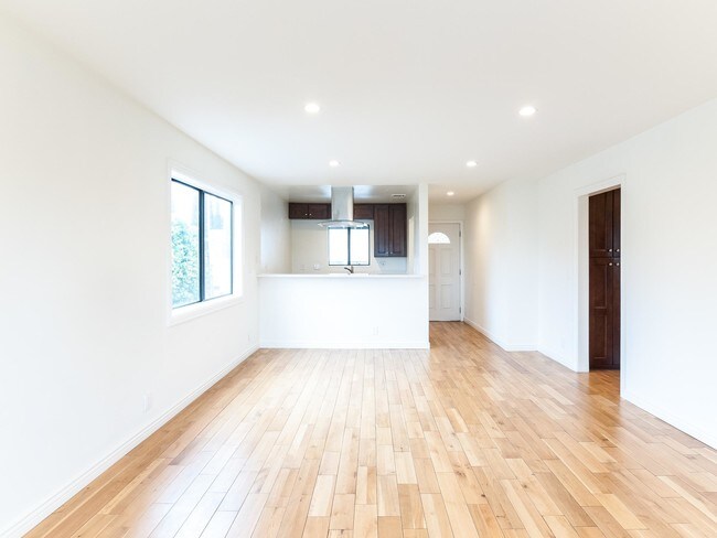 Foto del edificio - 2 bedroom in Granada Hills CA 91344