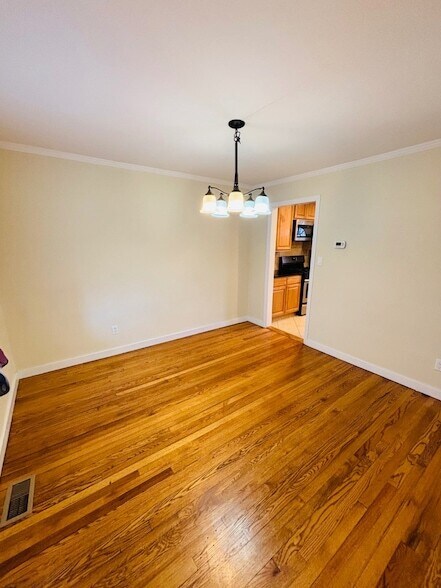 Foto del edificio - 28 Purdue Rd