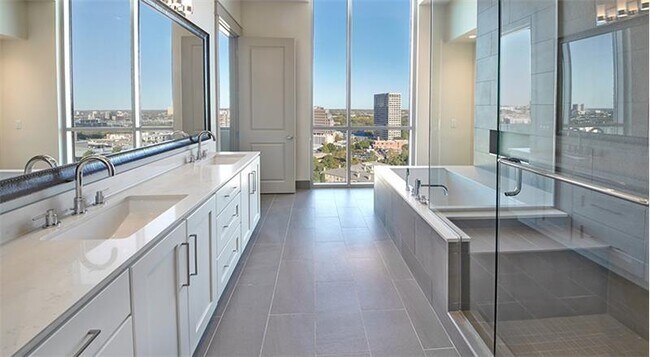 Foto del edificio - 2727 Cedar Springs Rd