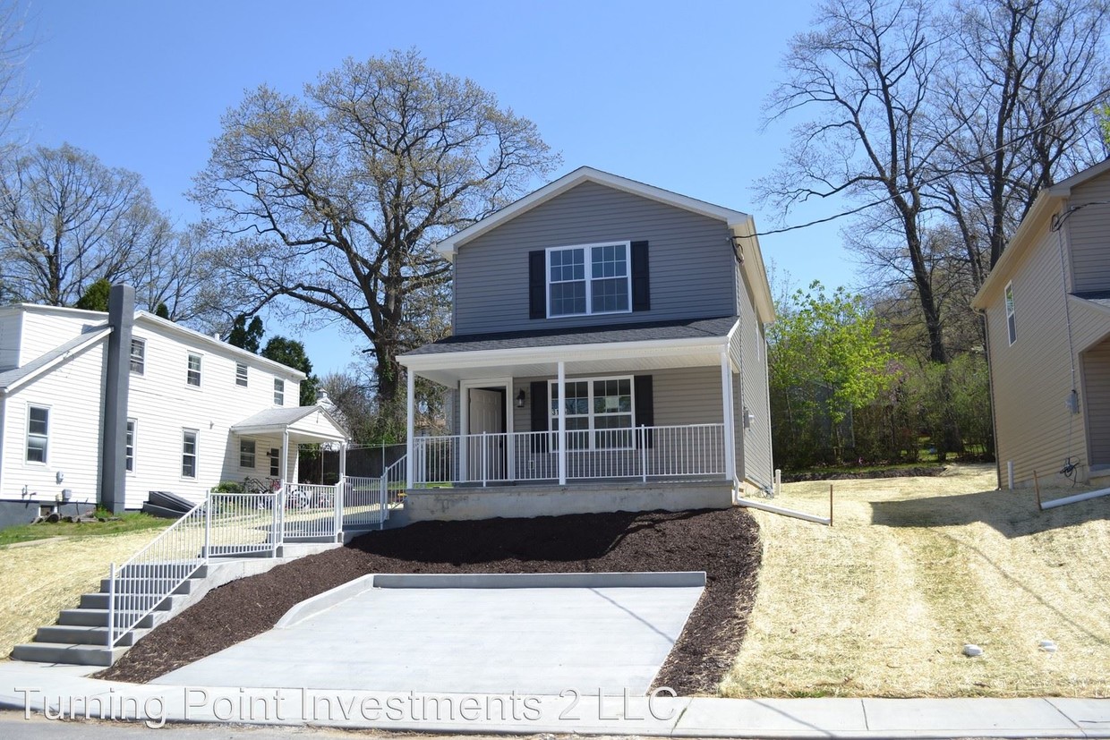 Primary Photo - 3 br, 1.5 bath House - 3123 Earl St.