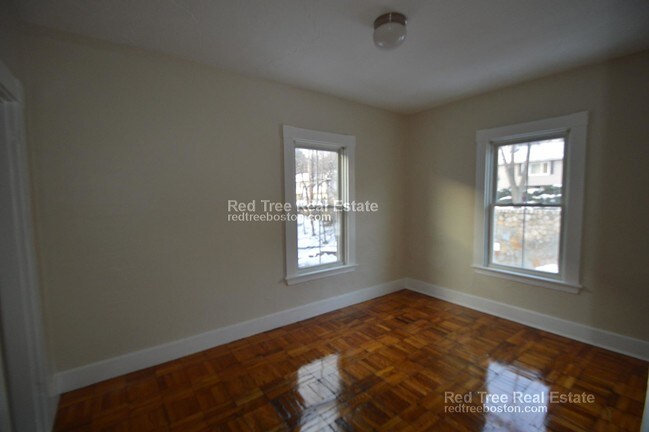 Building Photo - 124 Kenrick St