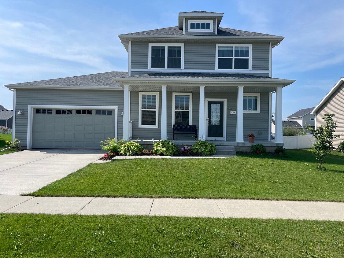 Foto principal - 869 Yellowwood Pl