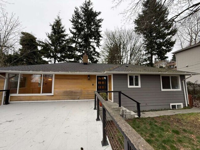 Foto del edificio - Stunning 4 Bed 3 Bathroom Home!