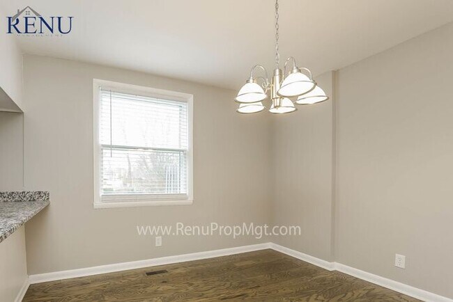Building Photo - 4911 Pearson Pl