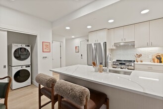 Building Photo - Jackstraw