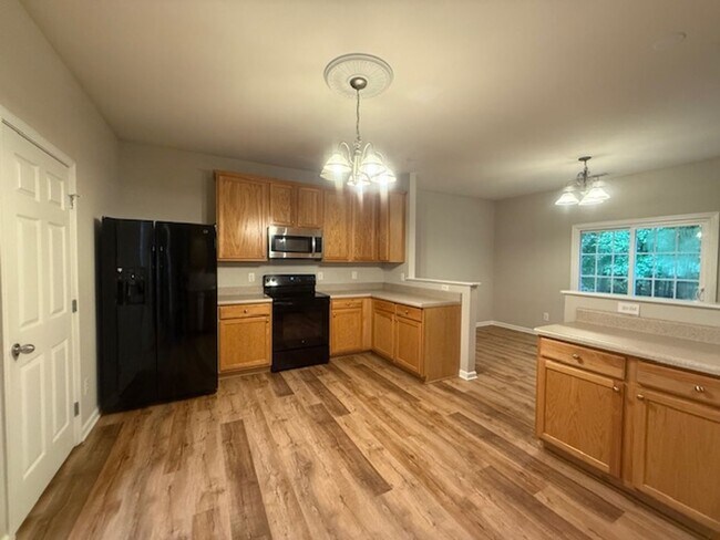 Building Photo - Location, Community, Quality Living. It Starts Here in Holly Glen! Limited-Time Offer: Get 1 Mont...