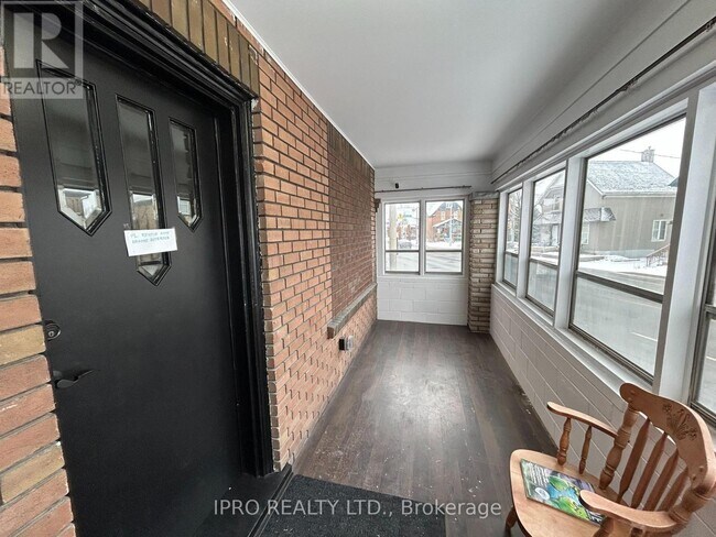 Photo du bâtiment - 152 Weber St E
