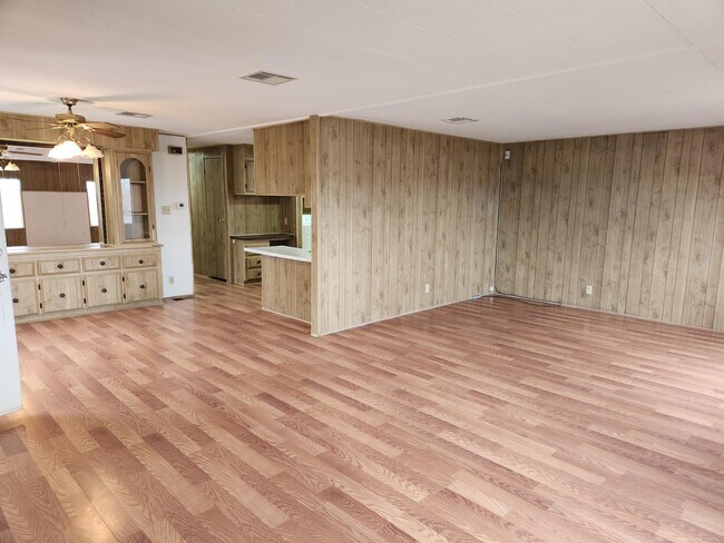 Building Photo - 1111 Hardy Ln