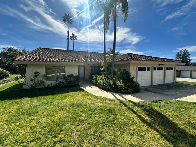 Building Photo - 1390 Calle Pecos