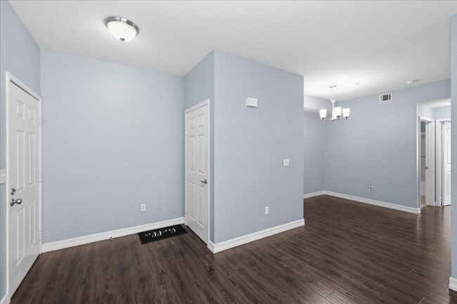 Building Photo - Move-In Ready Condo with Premium Community Amenities
