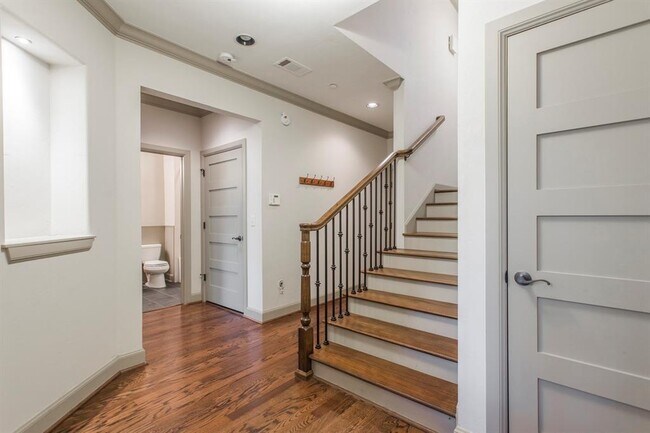 Building Photo - 226 Russell M.Perry Ave