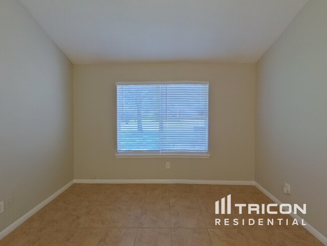 Foto del edificio - 16385 Sun View Ln