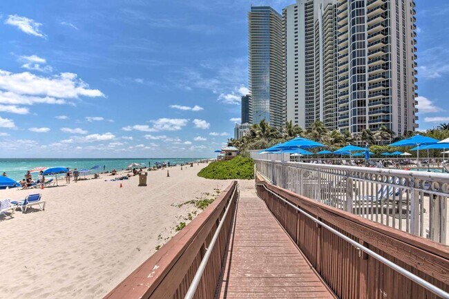 Foto del edificio - 19201 Collins Ave