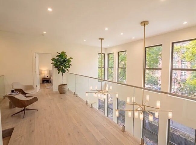 Interior Photo - The Oakview