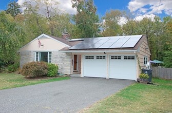 Building Photo - 104 Country Club Rd