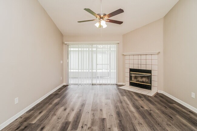 Foto del edificio - 1528 Braewick St