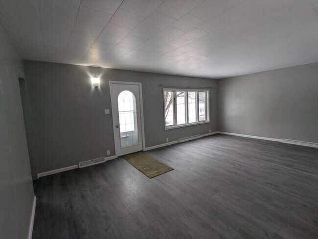 Foto del edificio - 520 E Washington St