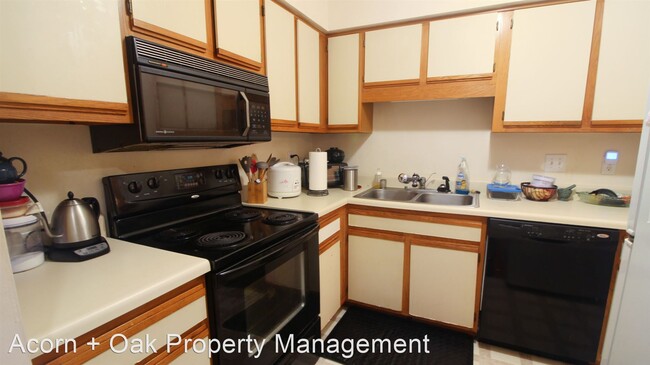Building Photo - 2 br, 2.5 bath House - 115 Old Cooper Square