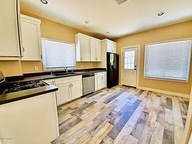 Building Photo - 128 S Hibbert