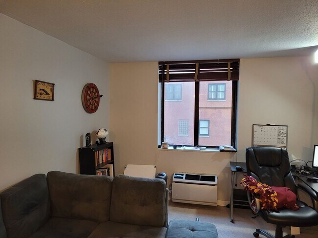 Foto del edificio - 1339 N Dearborn St