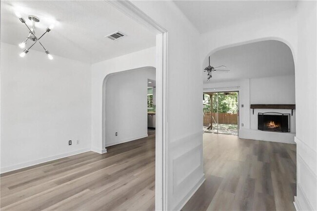 Building Photo - 5430 Salem Walk Dr
