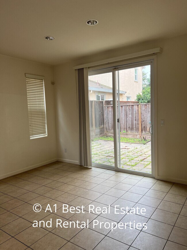 Foto del edificio - 2528 Cottage Pointe Dr