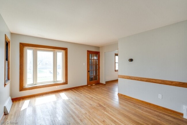 Building Photo - 8514 Deerfield Dr
