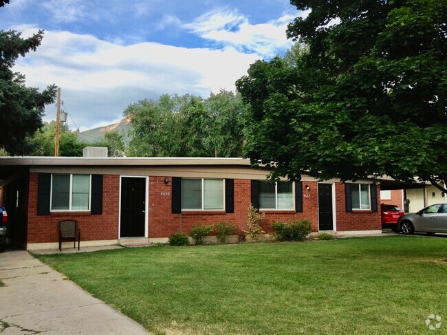 Updated duplex in South Ogden - swamp coolers relaxed with central air. - 4082 Liberty Ave