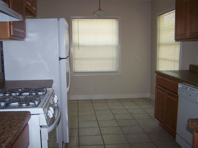 Building Photo - 6414 Pinehurst Dr