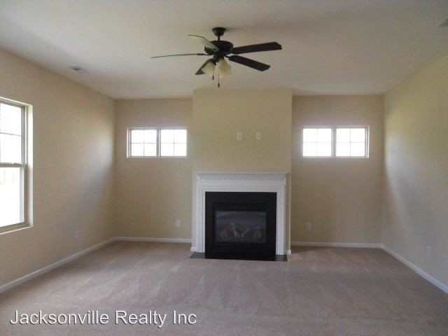 Foto del edificio - 5 br, 3 bath House - 303 William Sharp Way