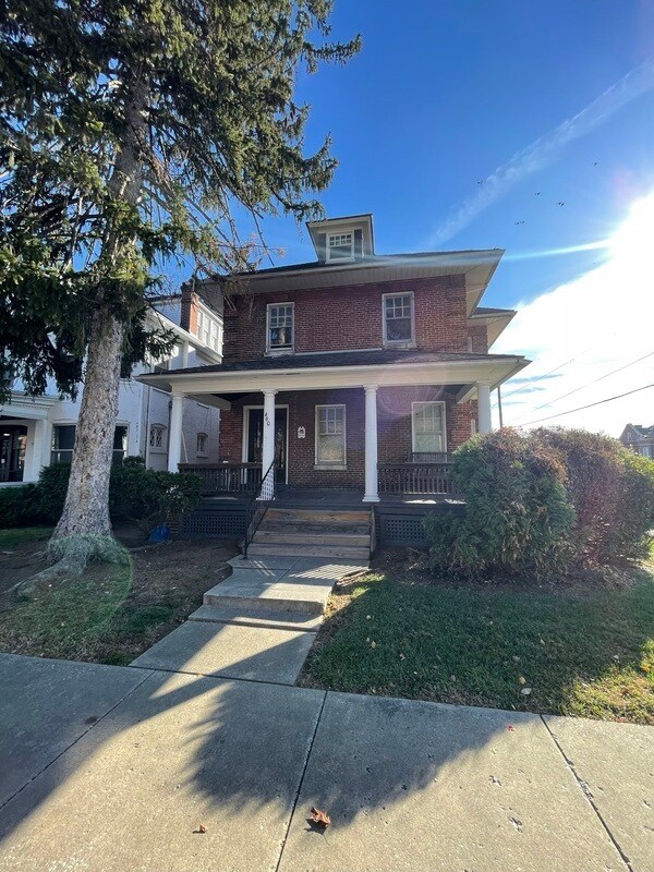 460 Summit Ave Unit Apt 2, Hagerstown, MD 21740 Condo for Rent in