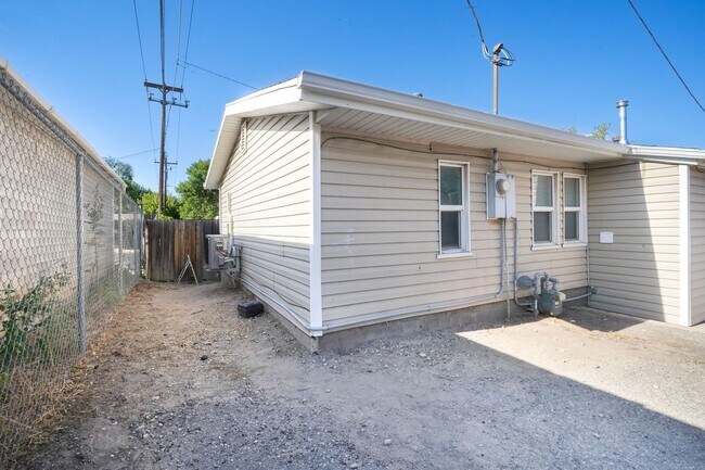 Building Photo - 8927 W 2800 S