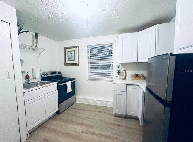 Foto del edificio - 4811 Emerson Ave S
