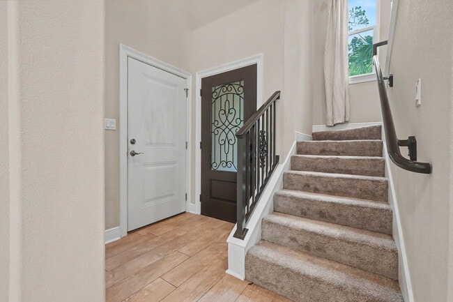 Building Photo - 490 Soundview Ct
