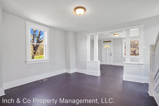 Foto del edificio - 3 br, 1.5 bath House - 106 W 5th St