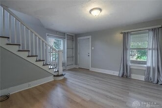 Building Photo - 9 S Maple Ave