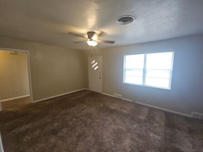 Building Photo - Cozy 2 bedroom 1 bathroom house with 1 car garage in North Richland Hills