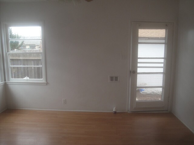 Building Photo - ora610