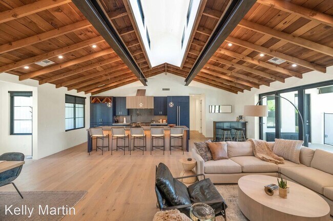 Foto del edificio - 5 br, 4.5 bath House - 4327 E Indianola Ave