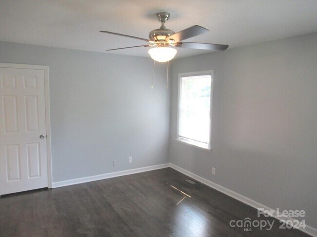 Foto del edificio - 208 Crescent Ct