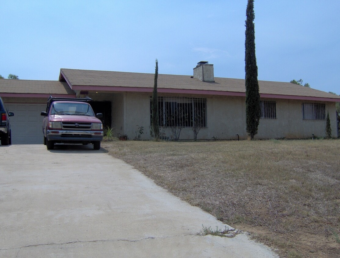 Photo - Great Horse Property 1+ acres 3 bed 2 bath 21331 Rider in Perris Ca